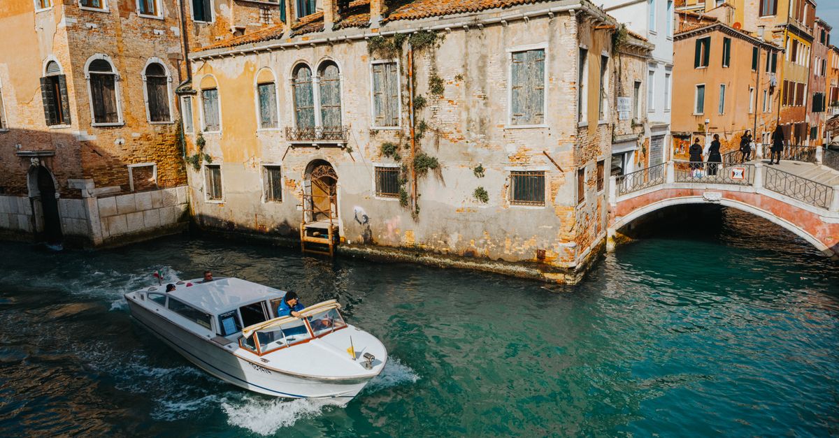 Vacation photographer in Venice